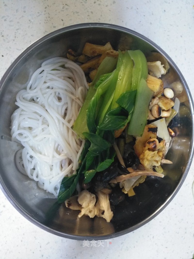 Guangxi Cuisine: Snail Noodles recipe