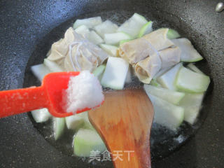 Meat Noodles and Pulp Melon Soup recipe