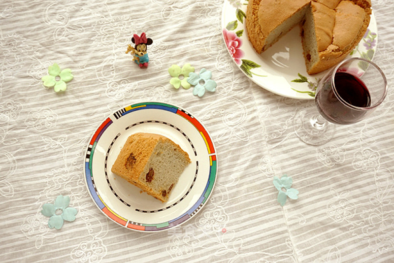 Red Wine Raisin Chiffon Cake recipe