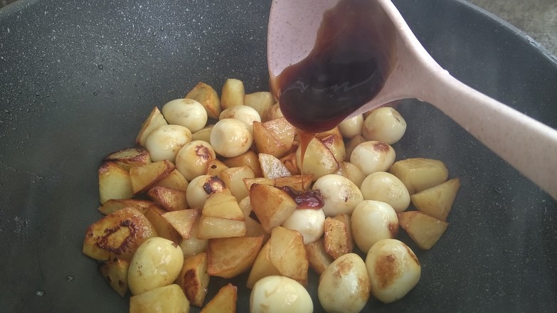 Braised Potatoes and Quail Eggs recipe