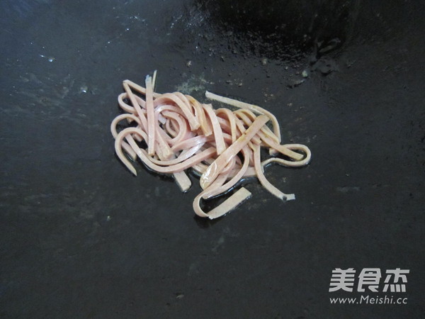 Fried Udon with Three Shredded Shrimp recipe