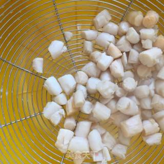 Scallops Mixed with Spinach recipe
