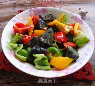 Bell Peppers Mixed with Pine Flowers recipe