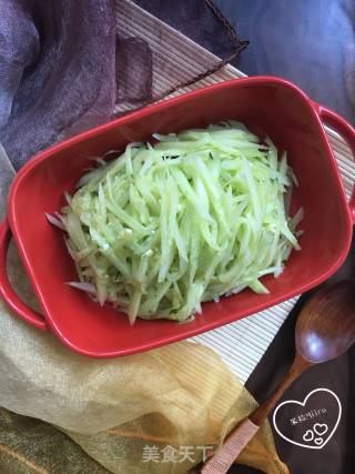 Refreshing Cucumber Shreds recipe