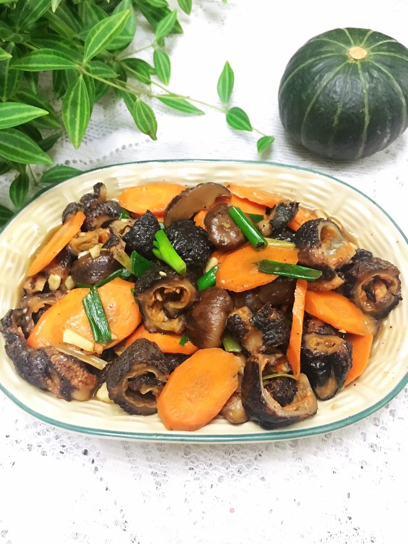 Braised Sea Cucumber Skin with Mushrooms recipe