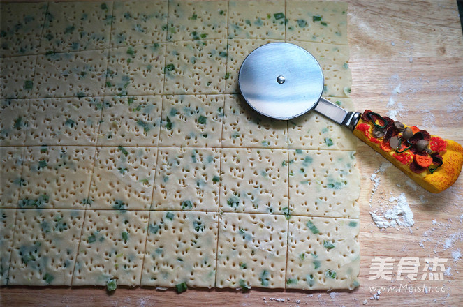 Olive Oil Chives Crackers recipe