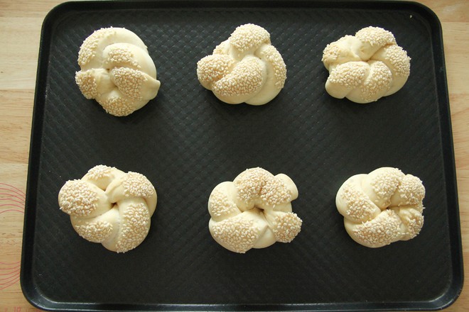 Oil-free Turkish Flower Sesame Bread recipe