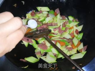 Stir-fried Ham with Zucchini recipe