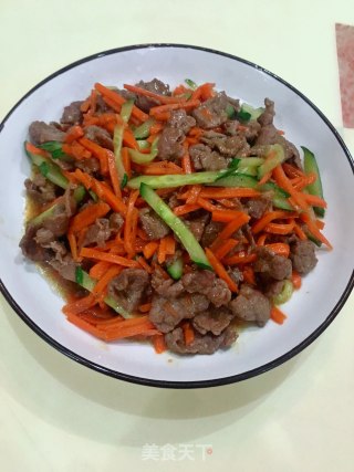 Stir-fried Beef with Carrots and Cucumber recipe