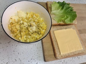 Egg & Cheese Sandwich🥪 recipe