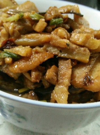 Stir-fried Shredded Pork with Eel and Mussels recipe
