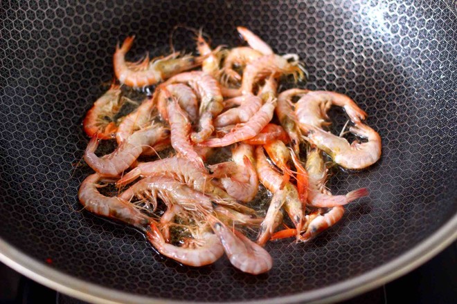 One-pot Stew with Moss and Sea Prawn Vermicelli recipe