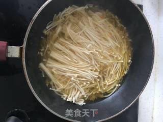 Su Qing's Stimulus ~ Enoki Mushroom in Sour Soup recipe