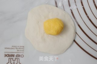 Cantonese Quicksand Bag recipe