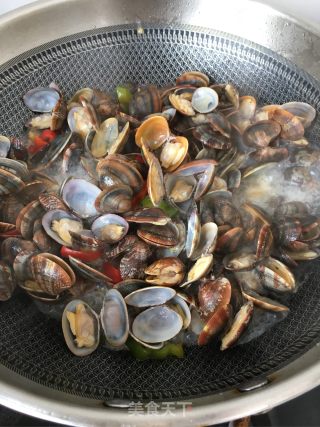 Stir-fried Clams with Hemp Pepper recipe