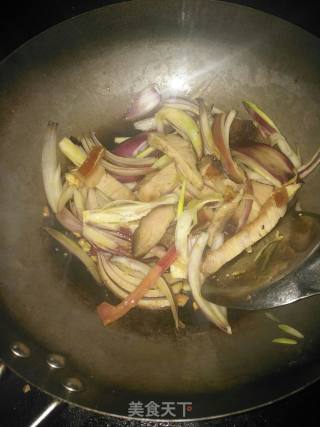 Stir-fried Pork with Onions recipe