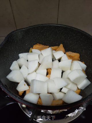 Fish Tofu and White Radish in Clay Pot recipe