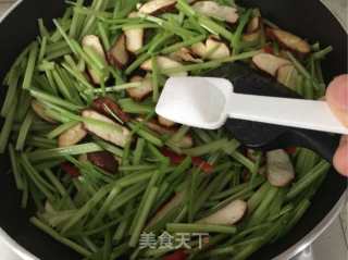 Stir-fried Home-cooked Celery recipe