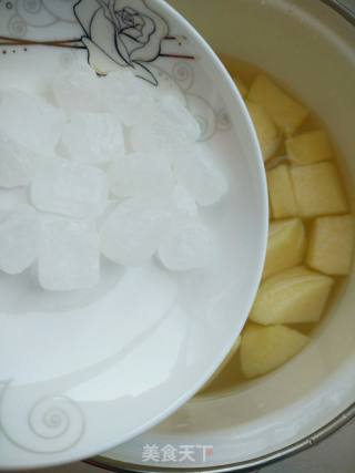 Stewed Wolfberry with Apple and Rock Sugar recipe