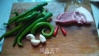 Stir-fried Pork with Chili recipe