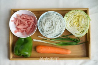 Stewed Vermicelli with Shredded Pork and Cabbage recipe