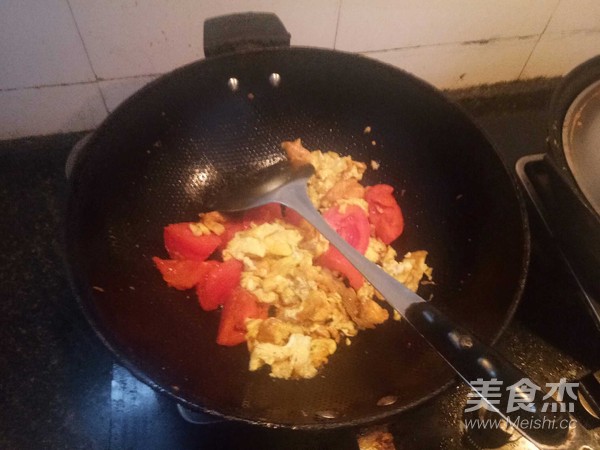 Scrambled Eggs with Tomatoes recipe