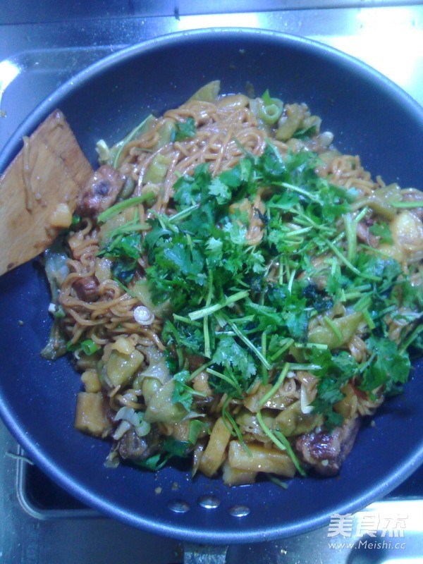 Braised Noodles in Iron Wok recipe