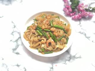 Stir-fried Hor Fun with Shrimp and Asparagus recipe