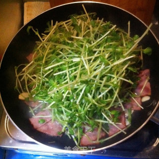 Stir-fried Bacon with Bean Sprouts recipe