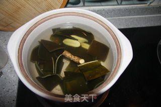 Seaweed Pork Ribs Soup recipe