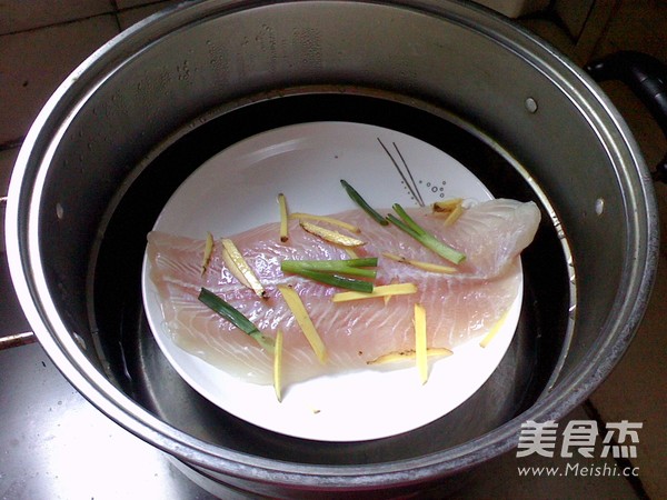 Steamed Long Li Fish Fillet recipe