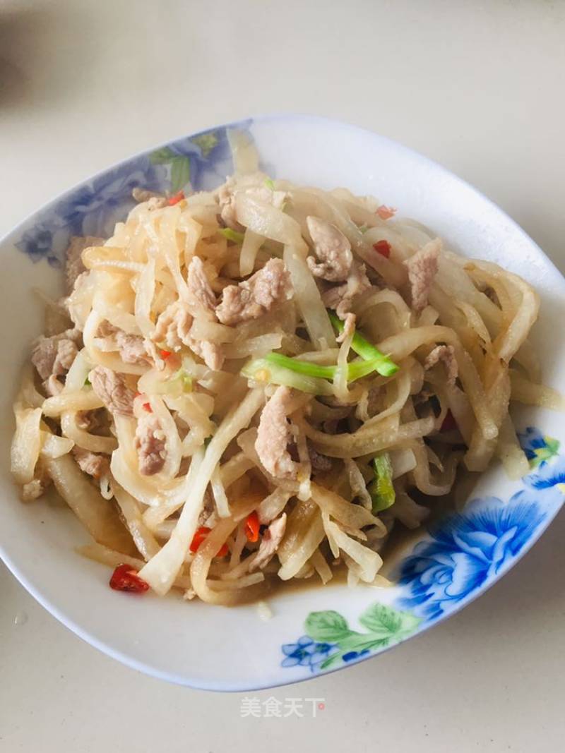 Stir-fried Shredded Radish with Meat recipe