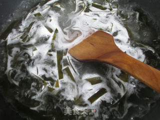 Stir-fried Kelp with Green Pepper recipe