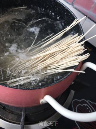 Fried Noodles with King Pleurotus and Sea Cucumber recipe