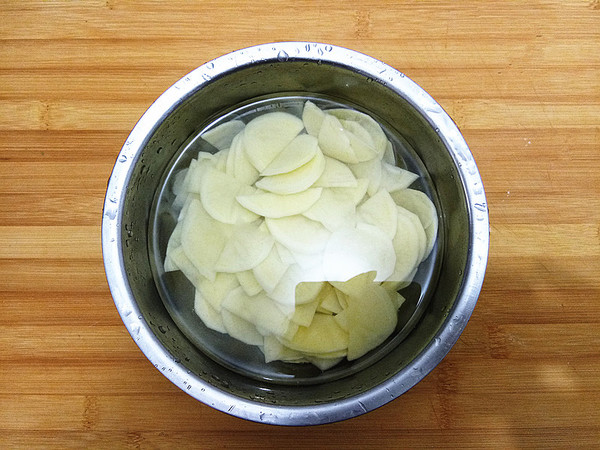 Stir-fried Potato Chips with Pork Belly recipe