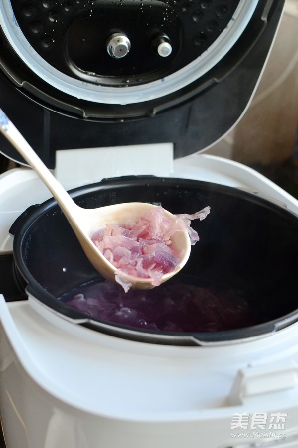 Purple Sweet Potato Barley and White Fungus Soup recipe