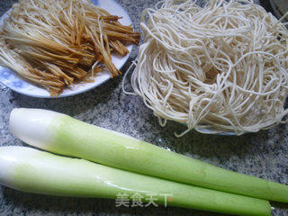 Fried Noodles with Golden Needle Mushroom and Rice White recipe