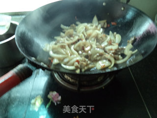 Stir-fried Shredded Pork with Onion recipe