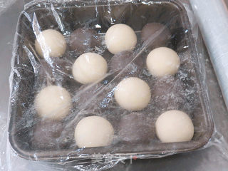 It Has A Simple and Fashionable Atmosphere [black and White Piglet Squeezes Steamed Buns] recipe