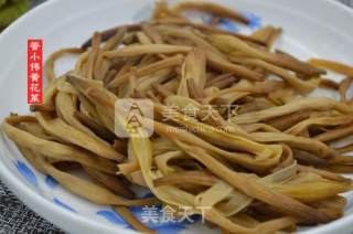 Daylily Salad with Kelp Shreds recipe