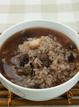 Mulberry and Peanut Congee recipe