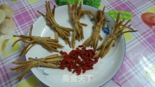 Daylily and Wolfberry Pork Ribs Soup recipe