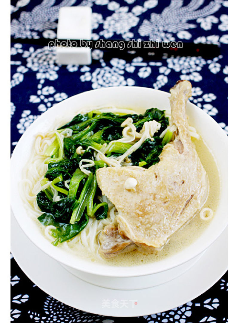 Golden Needle Rape Duck Leg Noodle recipe