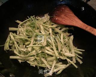 Stir-fried Shredded Pork with Water Spinach recipe