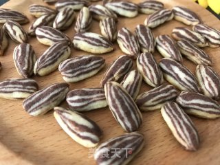 Creamy Melon Seed Crisp recipe