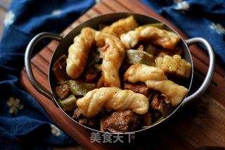 Staple Food and Side Dishes in One Pot 【beans and Pork Ribs Braised Rolls】 recipe