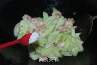 Fried Shrimp with Cucumber recipe