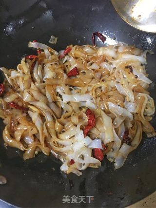 Stir-fried Niuhe recipe