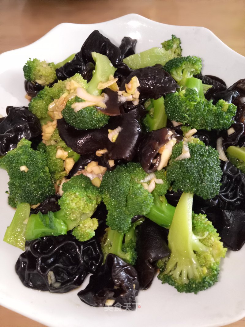 Broccoli with Fungus recipe