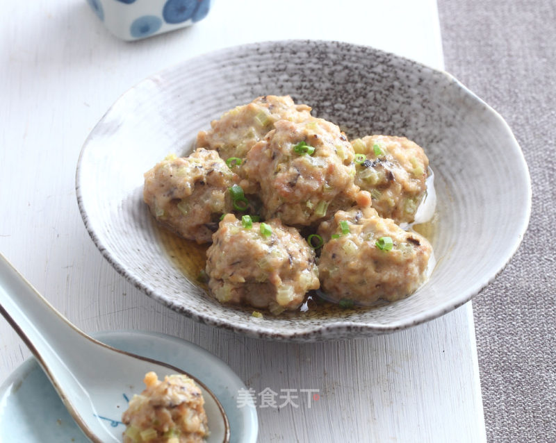 Couscous with Mushrooms and Celery recipe